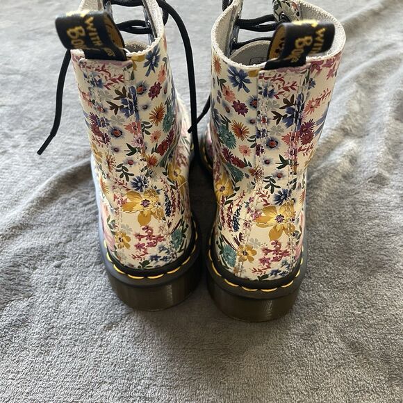 DR MARTENS Boots Womens 5  PASCAL Wanderlust Bone White Floral Leather Rare New - Picture 7 of 9